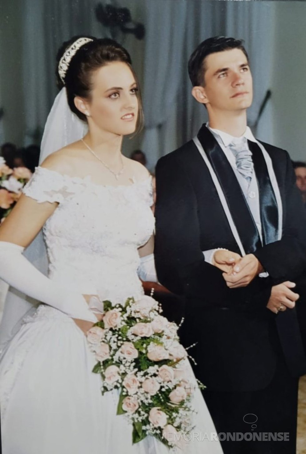 || Noivos Anete Lenz e Vanderlei Britzke que casaram-se em abril de 2004.
Imagem: Acervo do casal - FOTO 4 -