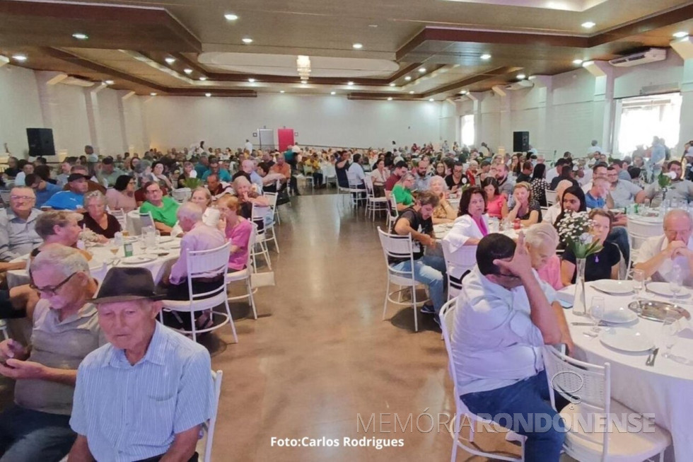 || Pioneiros e descendentes presentes ao 35º Encontro dos Pioneiros de Toledo, em março de 2024.
Imagem: Acervo PM-Toledo - FOTO 22 - 