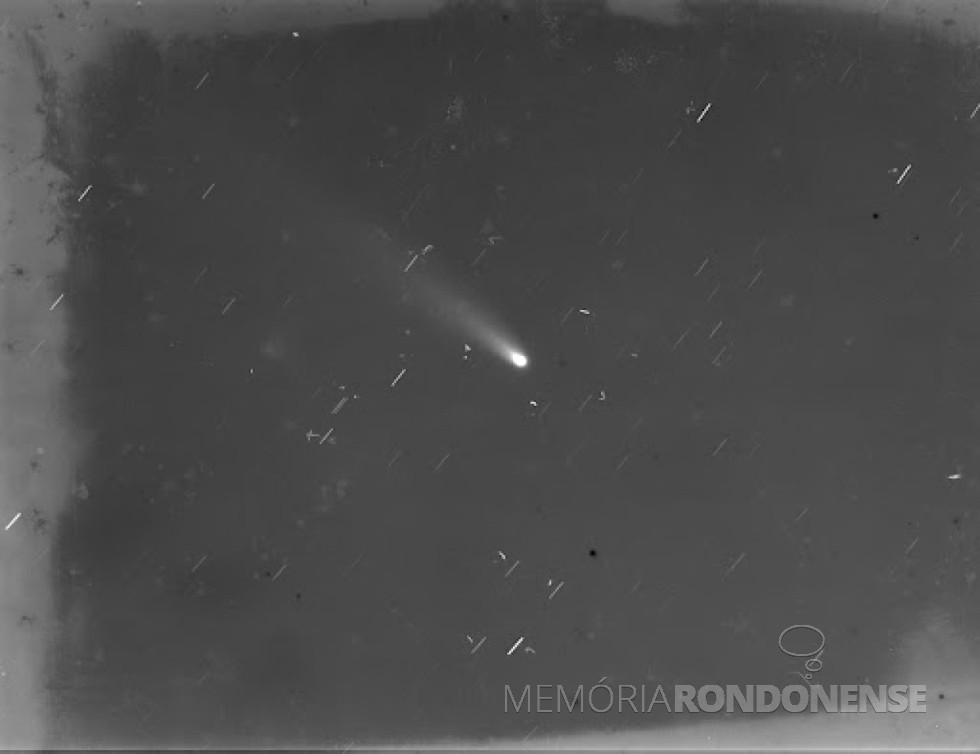 || Cometa Halley fotografado em passagem, em começo de fevereiro de 1986, fotografado pelo Observatório Nacional.
Imagem: Acervo do observatório citado - FOTO 5 -