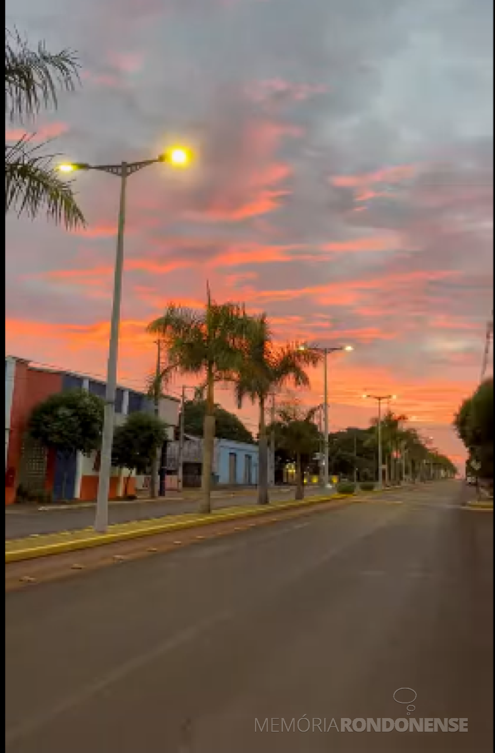 || Amanhecer na cidade de Quatro Pontes, em 05 de abril de 2024.
Imagem: Acervo Rádio Tropical FM Quatro Pontes - FOTO 34 -