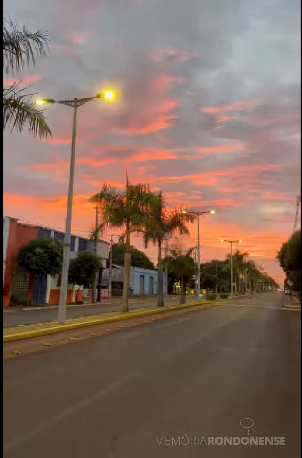 || Amanhecer na cidade de Quatro Pontes, em 05 de abril de 2024.
Imagem: Acervo Rádio Tropical FM Quatro Pontes - FOTO 33 -