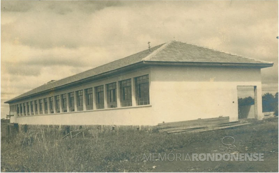 || Prédio do então Grupo Escolar de Toledo, em 1959. 
Imagem: Acervo Histoorias.wordpress.com - FOTO 11 -