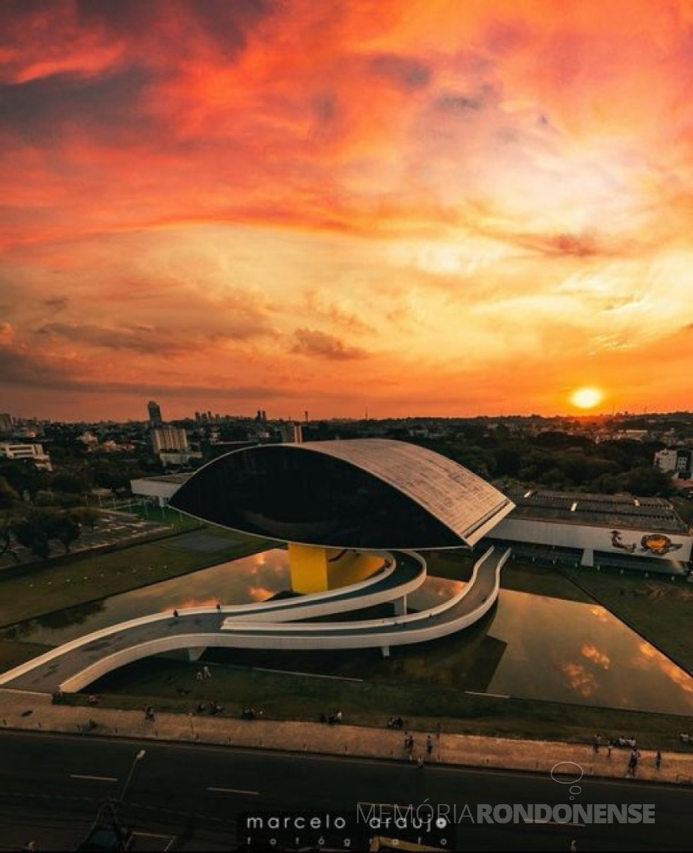 || Pôr do sol em Curitiba, em 04 de maio de 2024, com destaque para o Museu Oscar Niemayer.
Imagem: Acervo e crédito de @marcelo_araujo - FOTO 23 -