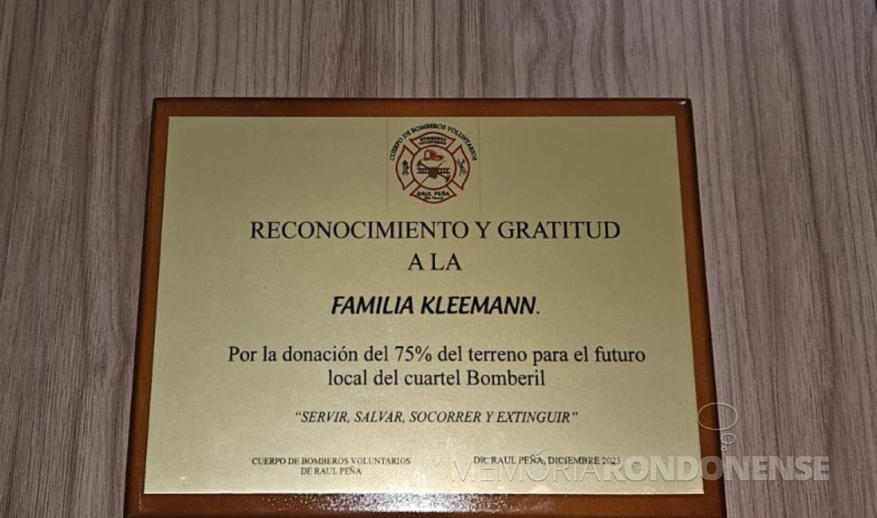 || Placa oferecida em reconhecimento à Família Kleemann, em abril de 2024.
Imagem: Acervo Wilson Arnhold - FOTO 24-