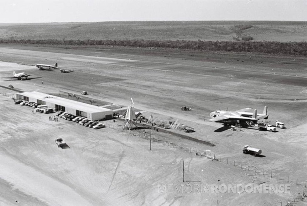 || Inauguração do Aeroporto Internacional de Brasília, em maio de 1957.
Imagem: Acervo