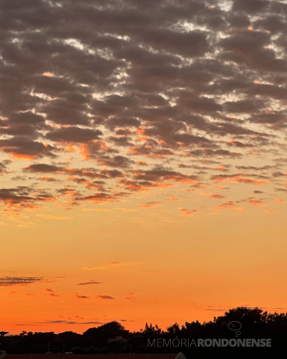 || Amanhecer na cidade de Marechal Cândido Rondon, em 25 de abril de 2024.
Imagem: Acervo e crédito do médico rondonense Milton Cesar Curvo Garcia - FOTO 16 -