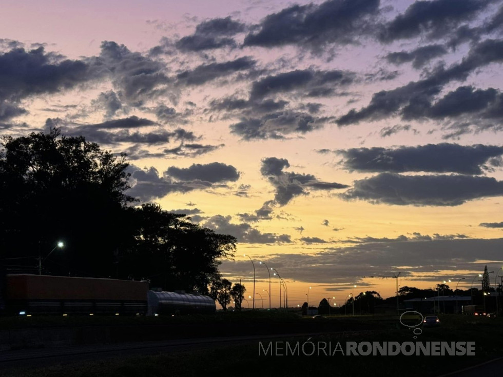 || Amanhecer na cidade de Cascavel (PR), em 19 de junho de 2024.
Imagem: Acervo e crédito de Ailton Santos / Tarobá Cascavel / Facebook - FOTO 29 -