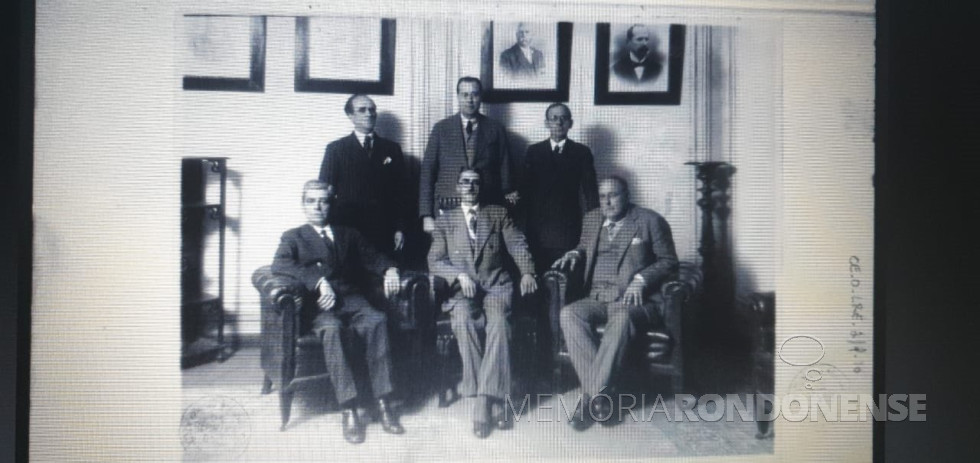 || Composição do Tribunal Regional Eleitoral do Paraná (TRE-PR), de 1933.
Imagem: Acervo do Tribunal - FOTO 4 -
