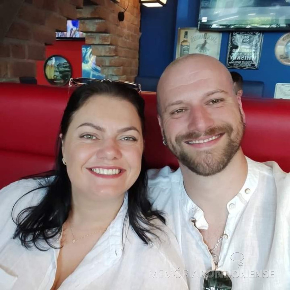 || Casal Adrielli Juen e Marcelo Weber que inaugurou a 2ª churrascaria, a