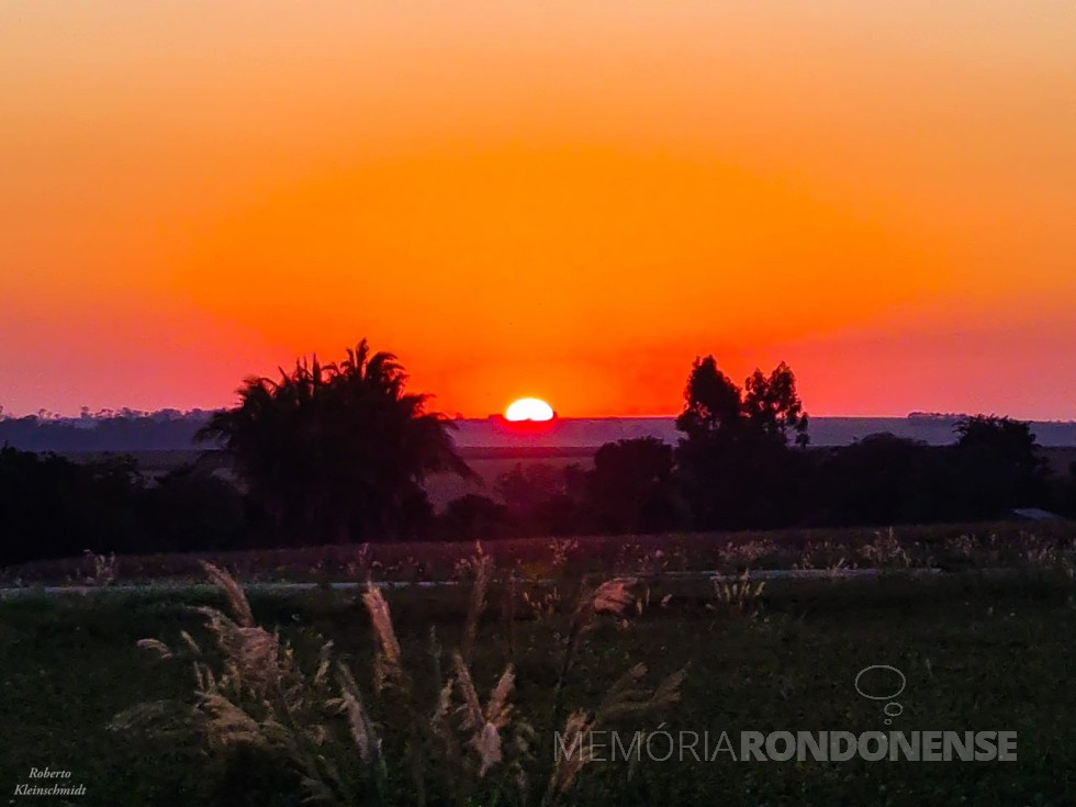 || Amanhecer na região da cidade de Marechal Cândido Rondon, em 07 de junho de 2024.
Imagem: Acervo e crédito de Roberto Kleinschmidt - FOTO 21 -
