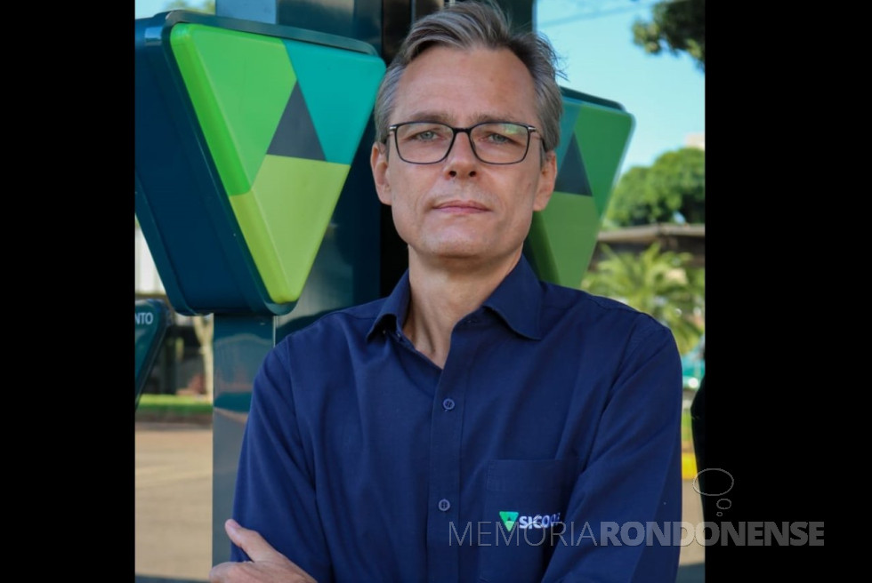 || Empresário rondonense Gainor Sabka reconduzido à presidente do Conselho de Administração do Sicoob Confiança, em março de 2024.
Imagem: Acervo Rádio Difusora do Paraná - FOTO 40 -