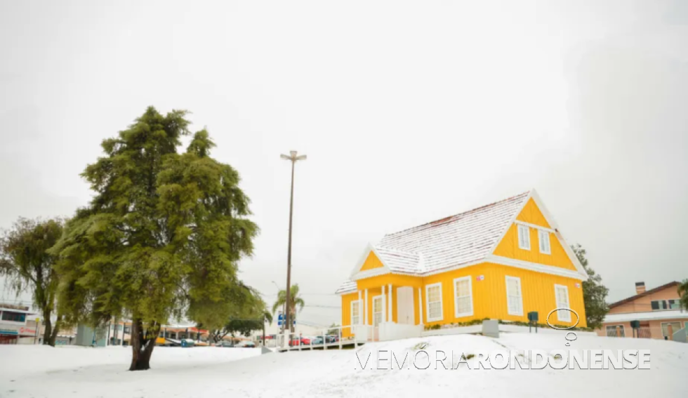 || Neve na cidade Guarapuava, em julho de 2013.
Imagem: Acervo e crédito de Ágata Müller / Arquivo pessoal / RPC / g1.globo ... - FOTO 13 -