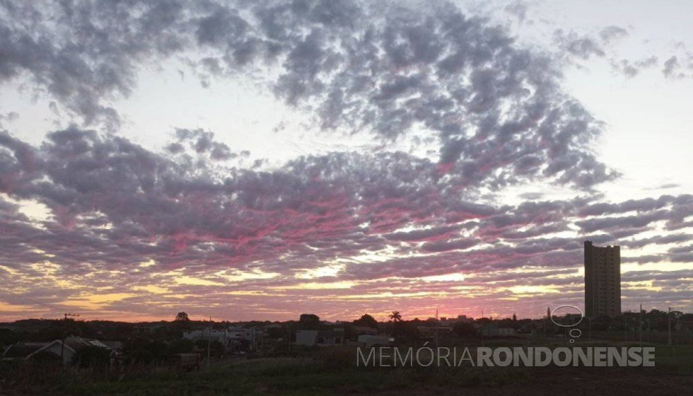 || Final de tarde na cidade de Marechal Cândido Rondon, em 30 de junho de 2024.
Imagem|: Acervo e crédito de Valdemir José Sonda - FOTO 38 -