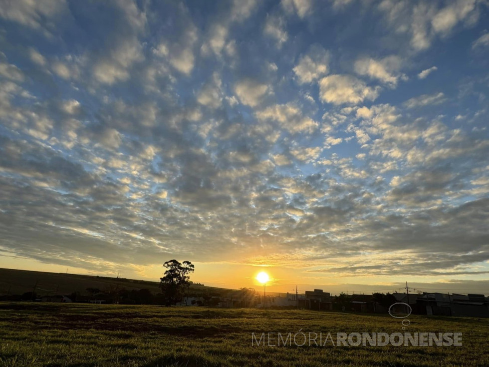 || Pôr do sol na região da cidade de Cascavel, em 10 de julho de 2024.
Imagem: Acervo e crédito de Aílton Santos / Tarobá Cascavel / Facebook - FOTO 15 -