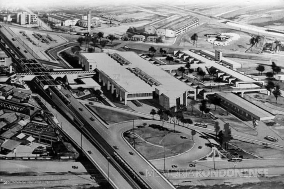 || Maquete do Terminal Rodoviário do Tietê, na Capital Paulista, inaugurado em maio de 1982.
Imagem: Acervo Projeto Memória Rondonense - FOTO 5 -