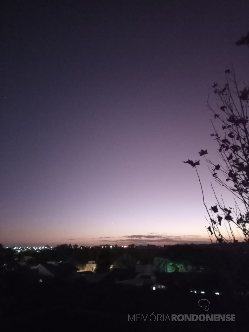|| Final do dia na cidade de Marechal Cândido Rondon, em 02 de julho de 2024.
Imagem: Acervo e crédito de Alex Sandro Viteck - FOTO 47 -