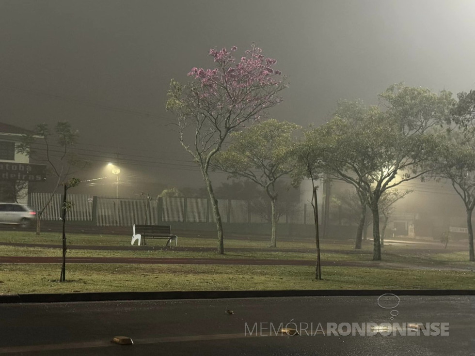|| Madrugada na cidade de Cascavel (PR), em 08 de julho de 2024.
Imagem: Acervo e crédito de Aílton Santos / Tarobá Cascavel / Facebook - FOTO 22 -