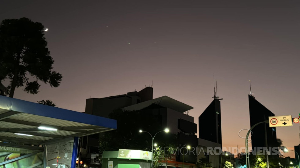 || Amanhecer na cidade de Cascavel (PR), em 31 de julho de 2024.
Imagem: Acervo e crédito de Aílton Santos / Tarobá Cascavel / Facebook - FOTO 22 -