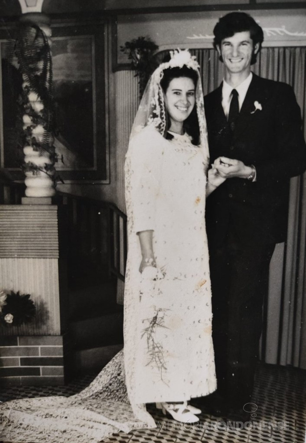 || Noivos Jandira Dragheti e Emídio Schwarzbach que casaram-se em julho de 1972.
Imagem: Acervo Rosane Schwarzbach - FOTO 8 -