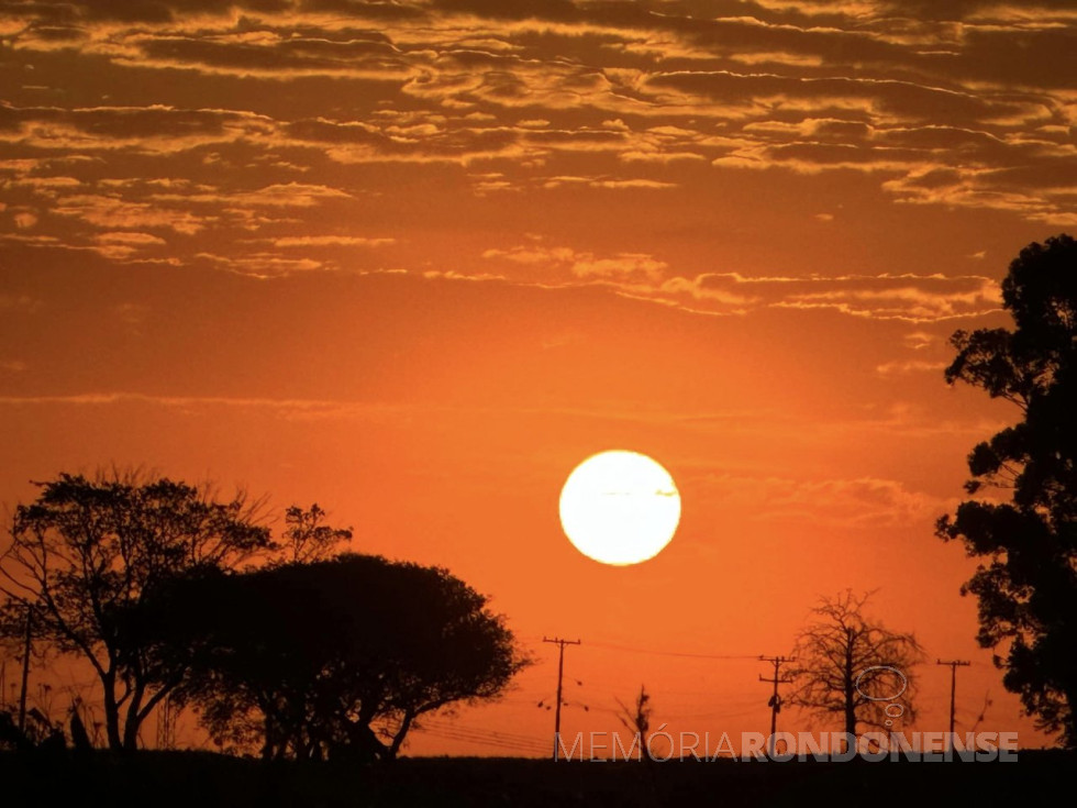 || Pôr do sol na região da cidade de Cascavle (PR), em 22 de julho de 2024.
Imagem: Acervo e crédito de Aílton Santos / Tarobá Casavel / Facebook - FOTO 29 -