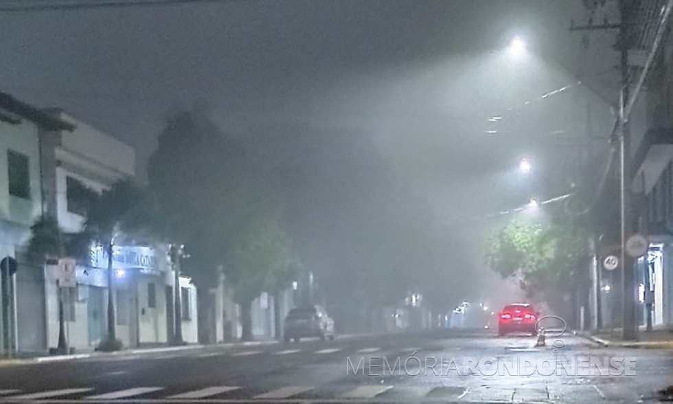 || Começo da noite na cidade de Marechal Cândido Rondon, com presença de neblina, em 09 de julho de 2024.
Imagem: Acervo e crédito Rosane Kozerski Kunzler - FOTO 28 -