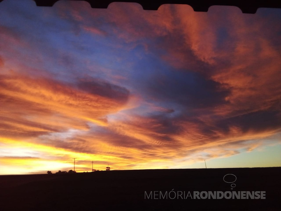 || Pôr do sol no município de Marechal Cândido Rondon, em 17 de janeiro de 2024, clicado na Linha São Luiz, pelo pioneiro rondonense Oli Marcon - FOTO 14 -