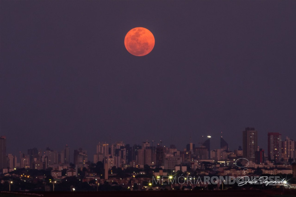 || Supelua de 
 19 de agosto de 2024, fotografada no começo da noite na cidade de Cascavel (PR), em clique desde o Contorno Oeste.
Imagem: Acervo e crédito do casavelense Julio Szymanski - FOTO 30 -