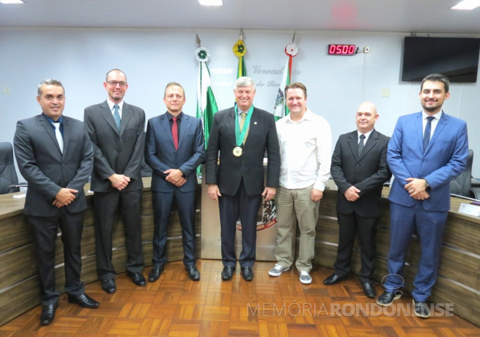 || Professor Edilson Hobold ao receber a comenda