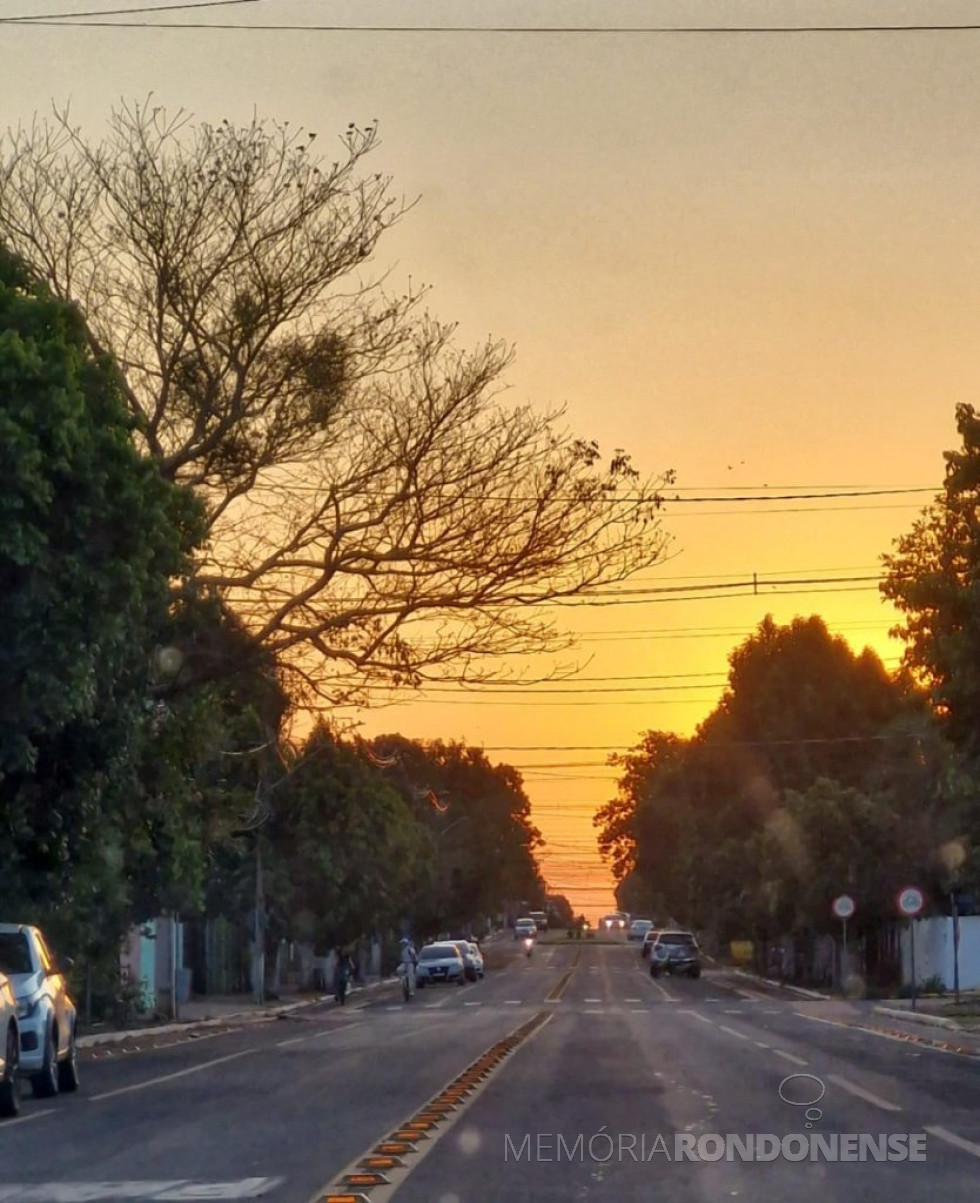 || Final de tarde na cidade de Marechal Cândido Rondon, em 03 de agosto de 2024.
Imagem: Acervo e crédito da professora Isa Vasques - FOTO 29 -
