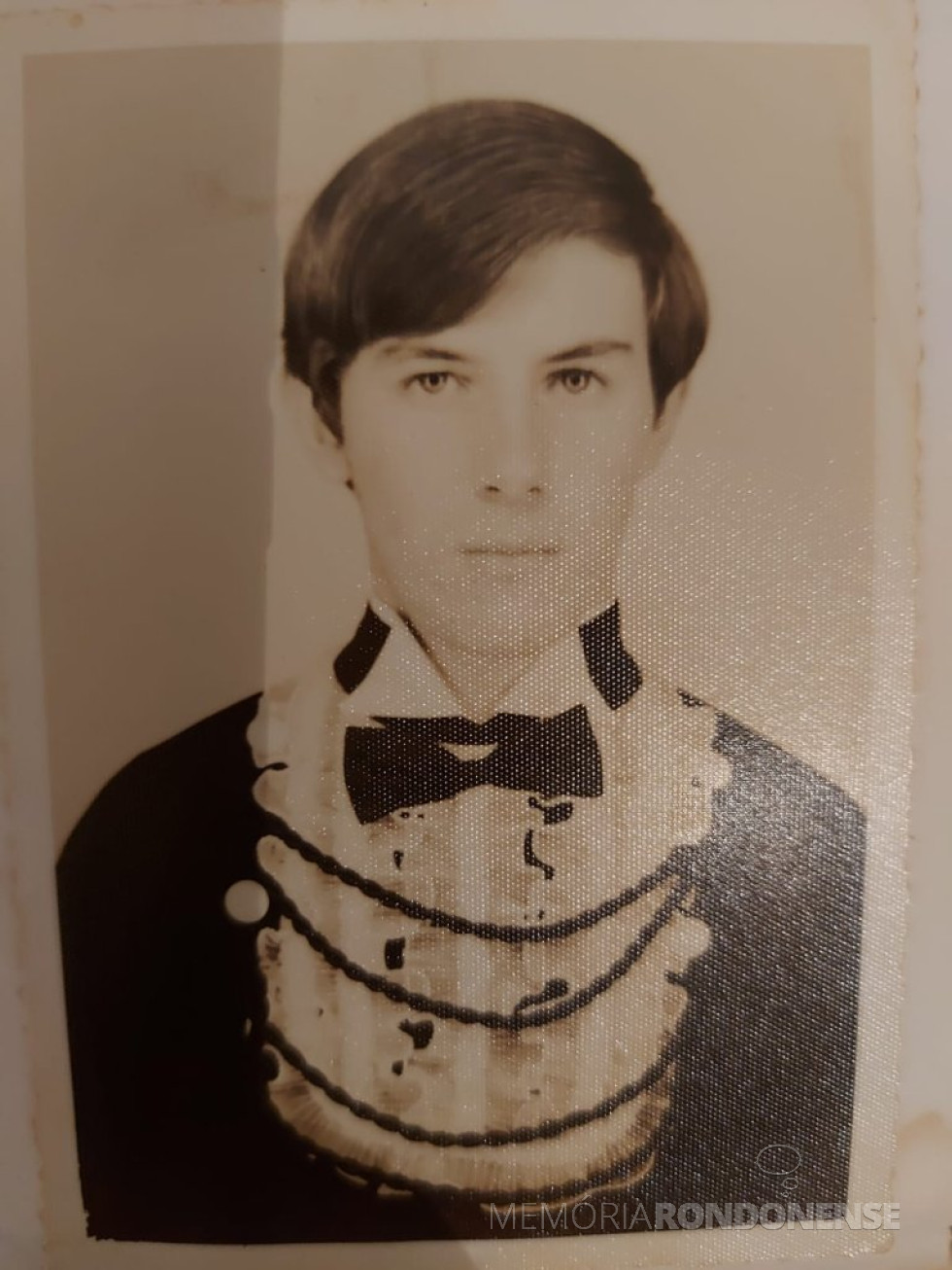 || Atleta Elvio Frey, do então distrito rondonense de Mercedes, homenageado com a designação de seu nome para o Ginásio de Esportes local, em agosto de 1988.
Imagem: Acervo Projeto Memória Rondonense - FOTO 8 -