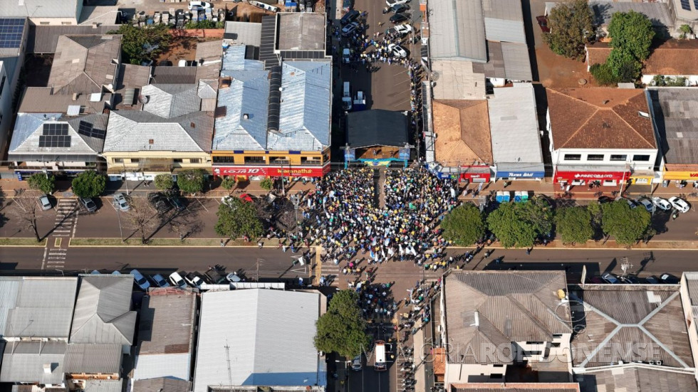|| Vista aérea da concentração do lançamento da campanha da coligação