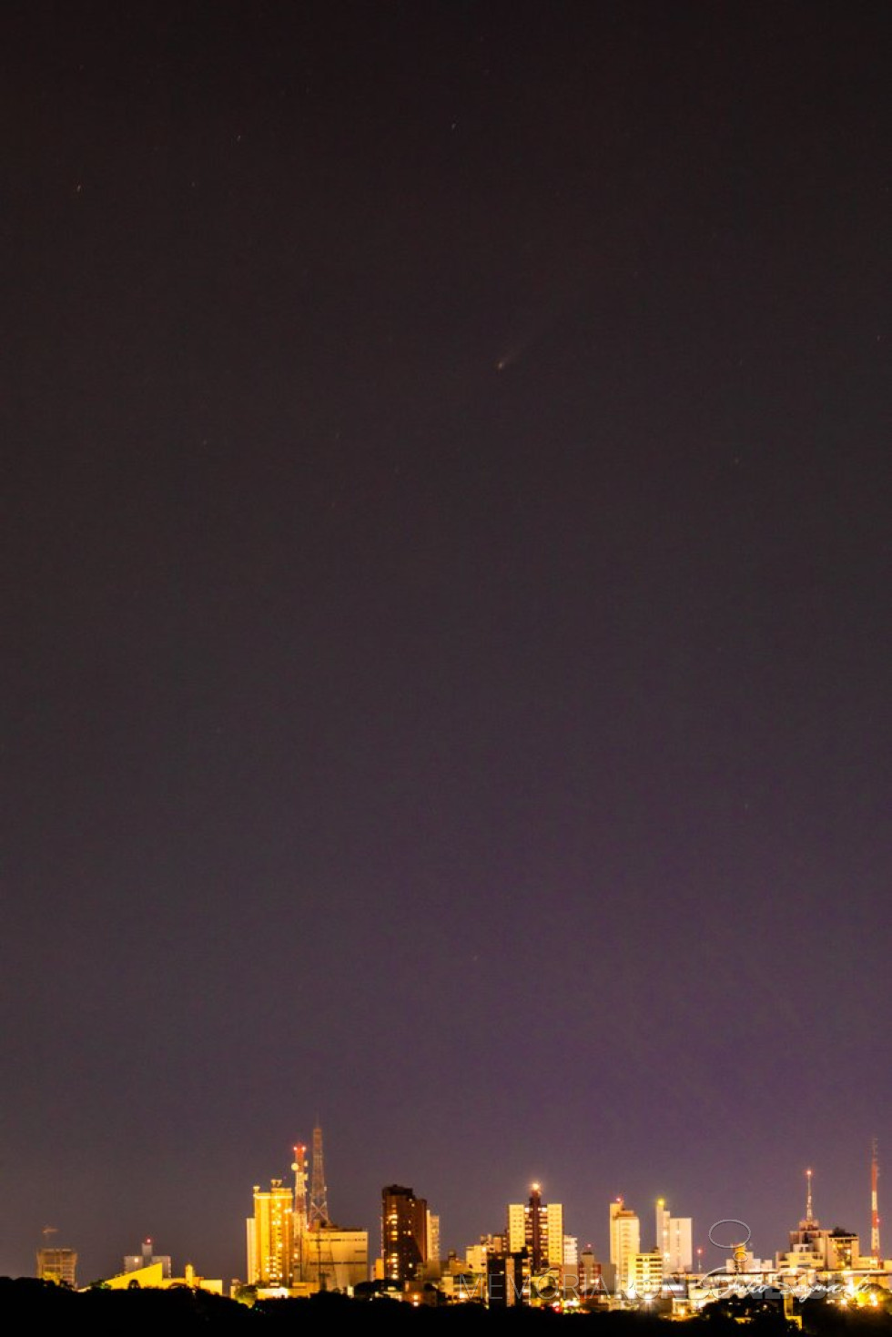 || Começo da noite na cidade de Cascavel (PR), em 21 de outubro de 2024, com avistamento tênue do