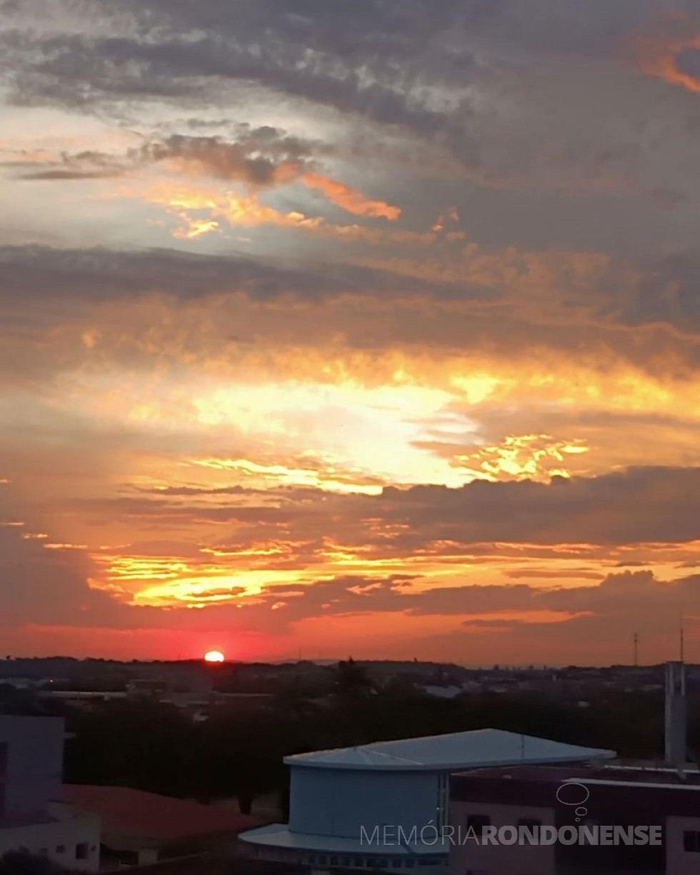 || Pôr do sol na cidade de Marechal Cândido Rondon, em 29 de outubro de 2024.
Imagem: Acervo e crédito da rondonense Sandra Regina Lui / Facebook - FOTO 27 -