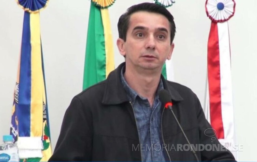 || Beto Salamanca (Valberto Paixão da Silva), candidato a vereadores mais votado na cidade de Guaíra, em outubro de 2024.
Imagem: Acervo Projeto Político - FOTO 39 -