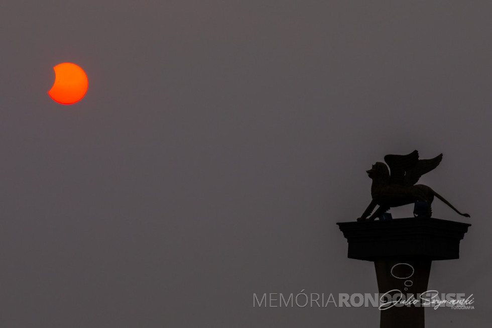 || Eclipse do sol fotografado em Cascavel (PR), em 02 de outubro de 024.
Imagem: Acervo e crédito de Julio Szymaski / Facebook - FOTO 34 -