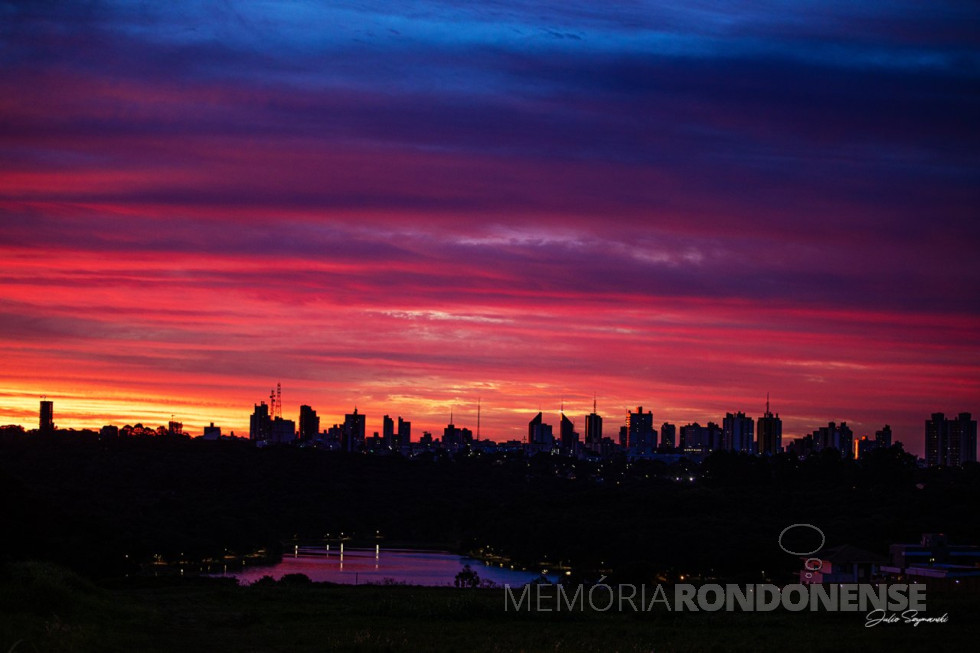 || Final do dia na cidade de Cascavel (PR), 26 de outubro de 2024.
Imagem: Acervo e crédito do professor universitário Julio Szymanski / Facebook - FOTO 28 -