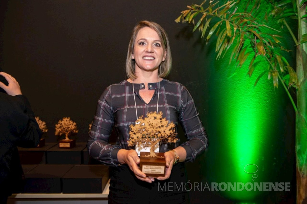 || Eleane Hartmann Knaul, homenageada em julho de 2019.
Imagem: Acervo Comunicação Copagril - FOTO 28 -