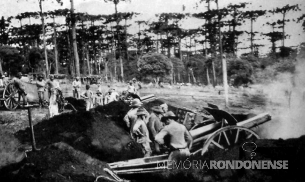 || Tropas federais comandadas pelo então General Rondon atacando com artilharia pesada os revolucionários paulistas no atual município de Catanduvas (PR), em final de março de 1925.
Imagem: Acervo Projeto Memória Rondonense - FOTO 3 -