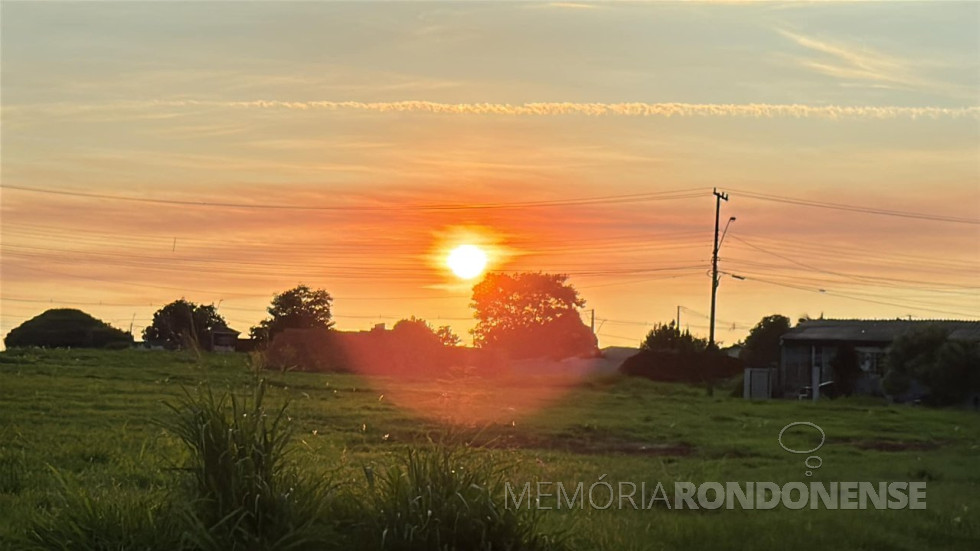 || Amanhecer na cidade de Cascavel (PR), em 19 de novembro de 2024.
Imagem: Acervo e crédito de Aílton Santos / Tarobá Cascavel / Facebook - 41 -
