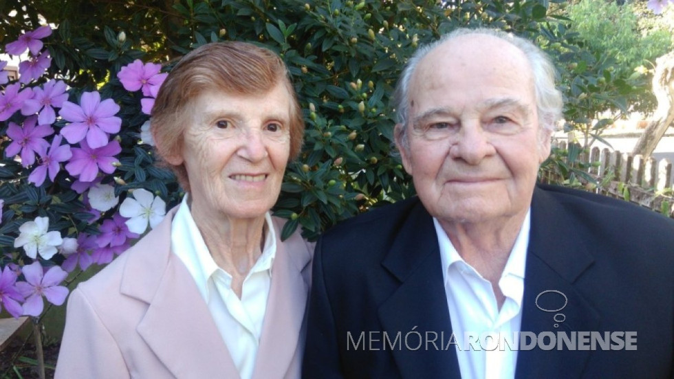 || Pioneiro rondonense Alberto Livi com a esposa Normal, ele falecido em novembro de 2024.
Imagem: Acervo de João Frederico Livi (filho) - FOTO 32 -