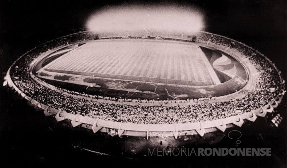|| Noite de inauguração do Estádio Olímpico Regional na cidade de Cascavel, em novembro de 1982.
Imagem: Acervo Cascavel Histórica - FOTO 11 -