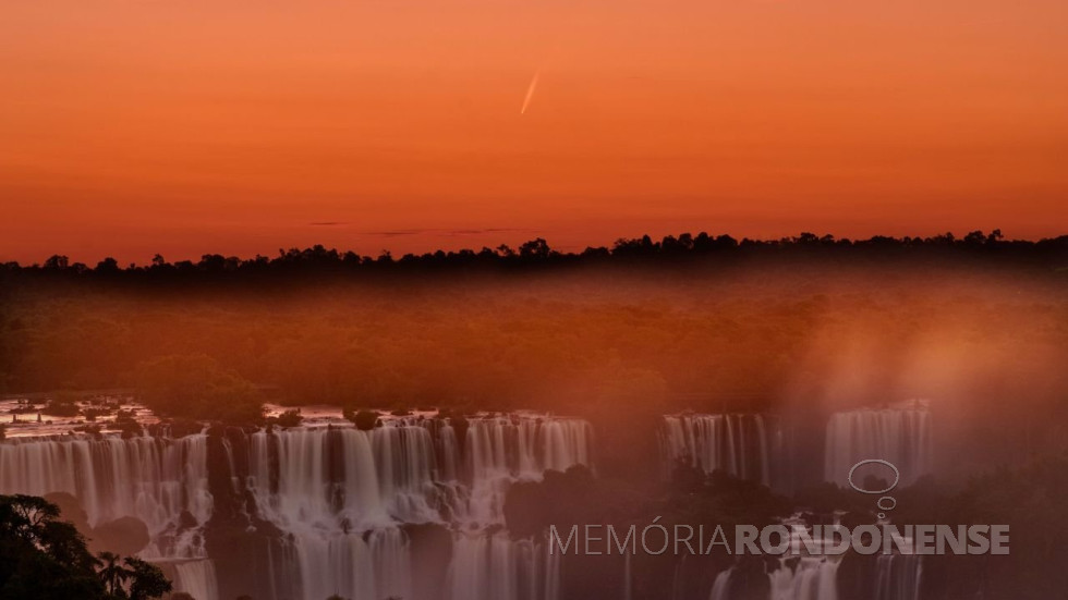 || Avistamento do Cometa C/2024 - G3/Atlas, em foto com destaque para as Cataratas do Iguaçu.
Imagem: Acervo e crédito do professor e astrofotógrafo Rodrigo Guerra / ClicFoz - FOTO 21 -