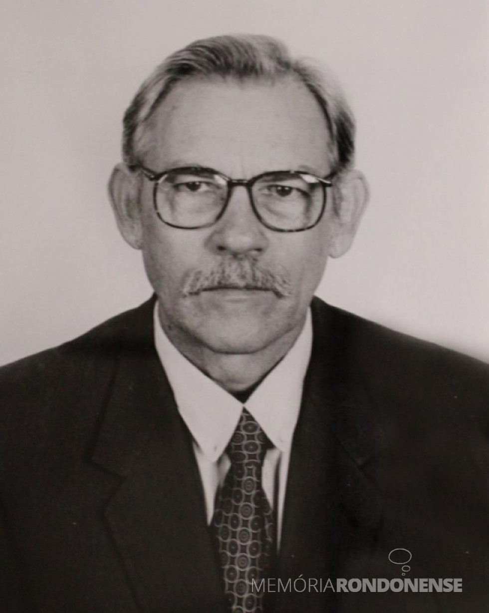 || Rondonense Alfredo Kunkel, eleito presidente do Colégio Luterano Rui Babrosa, em janeiro de 1985.
Imagem: Acervo Projeto Memória Rondonense - FOTO 4 -