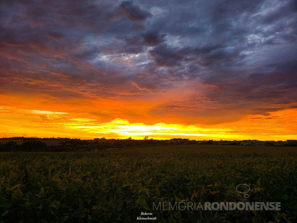 || Amanhecer na região da cidade de Marechal Cândido Rondon, em 27 de janeiro de 2025.
Imagem: Acervo e crédito de Roberto Kleinschmidt - FOTO 34 -