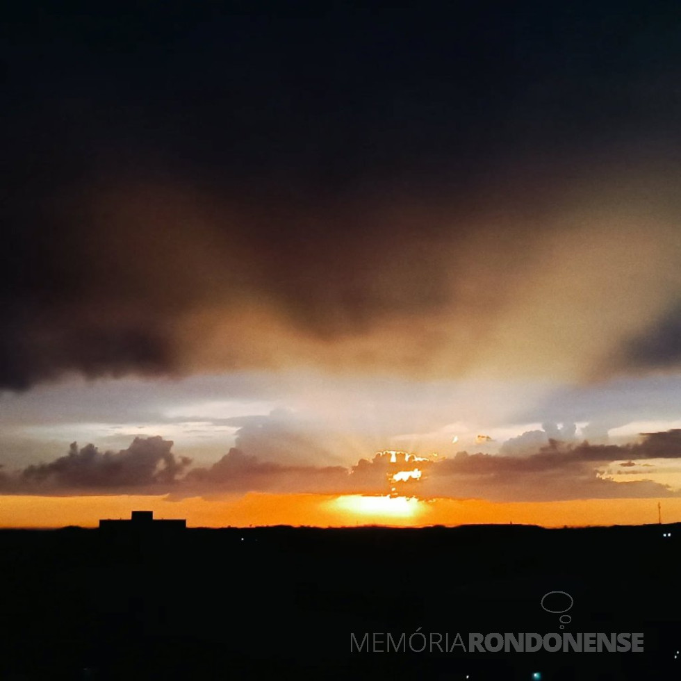 || Pôr do sol em Marechal Cândido Rondon (PR), 10 de fevereiro de 2025.
Imagem: Acervo e crédito da professora rondonense Sandra Regina Lui - FOTO 25 -