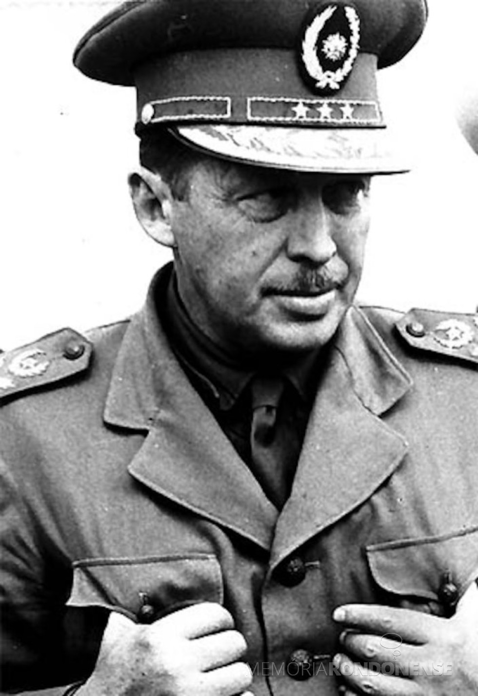 || General Alfredo Stroessner que liderou um golpe de estado no Paraguai, em maio de 1954.
Imagem: Acervo El País - FOTO 5 -