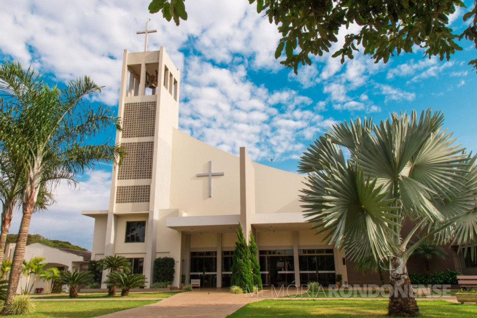 || Igreja Matriza Santa Rosa de Lima, da cidade de Nova Santa Rosa, inaugura em março de 1975.
Imagem: Acervo da Diocese de Toledo - FOTO 5 -