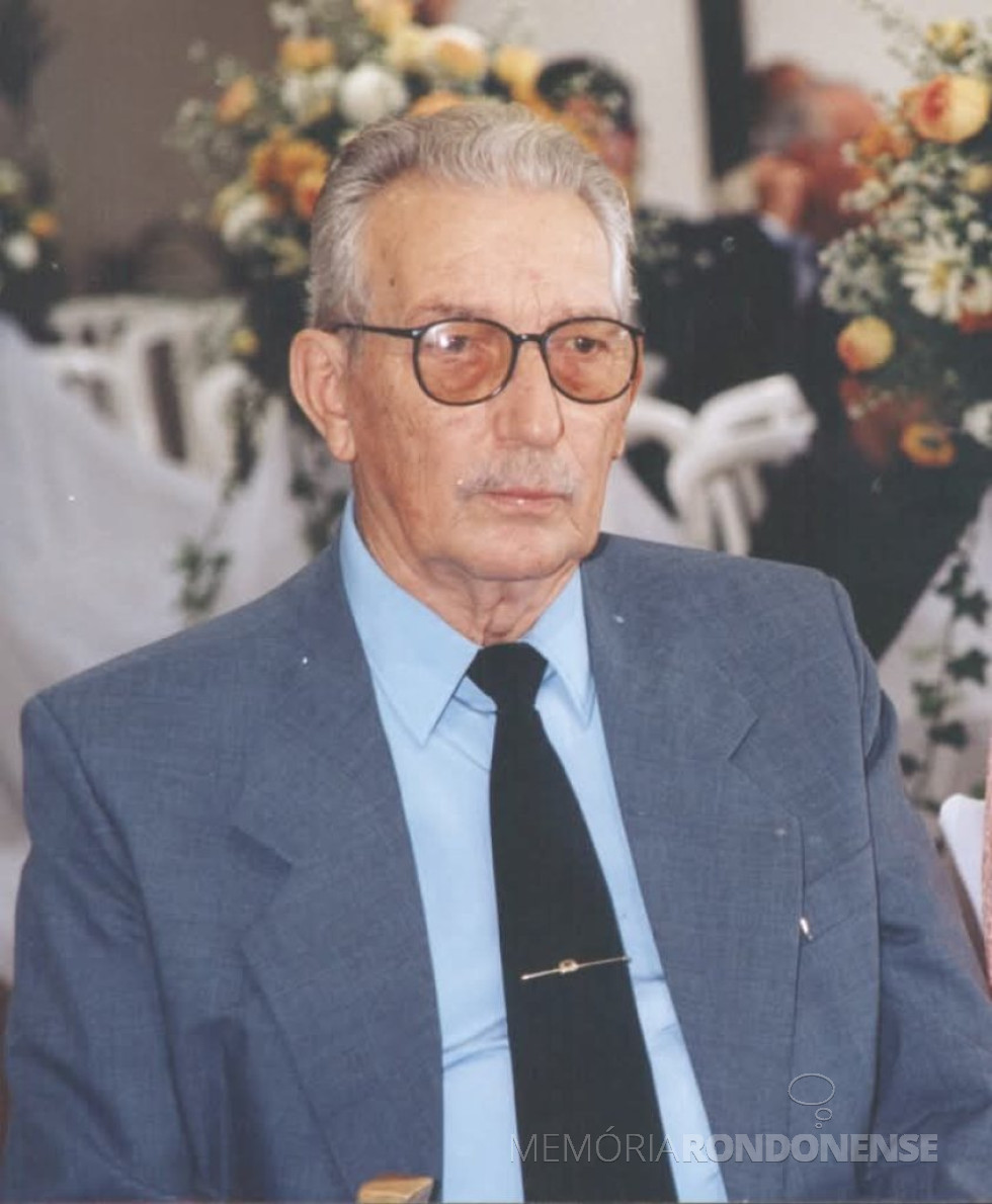 || Amadeo Piovesan, pioneiro e líder cooperativista de Palotina, falecido em março de 2004.
Imagem: Acervo Projeto Memória Rondonense - FOTO 7 -