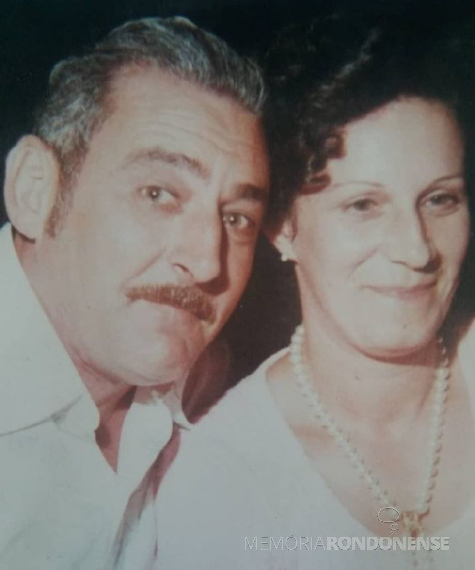 || Empresário rondonense Helmuth Ernesto Roesler com a esposa Eudocia, ele falecido em abril de 1985.
Imagem: Acervo Tatiane Pedrini Roesler - FOTO 19 -