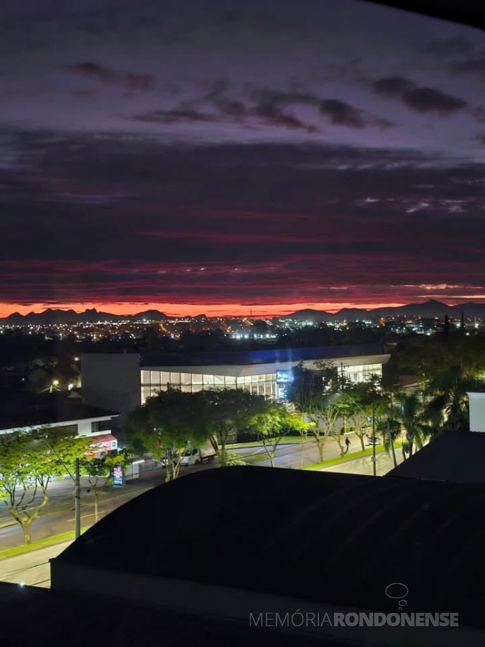 || Amanhecer na cidade de Curitiba, em 24 de abril de 2025.
Imagem: Acervo e crédito de Angelyna Kierdel - FOTO 21-